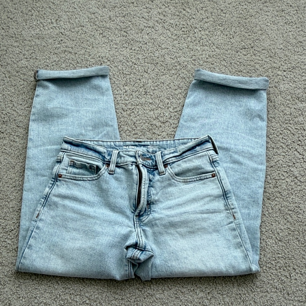 Straight Leg Light Blue Jeans for Women
